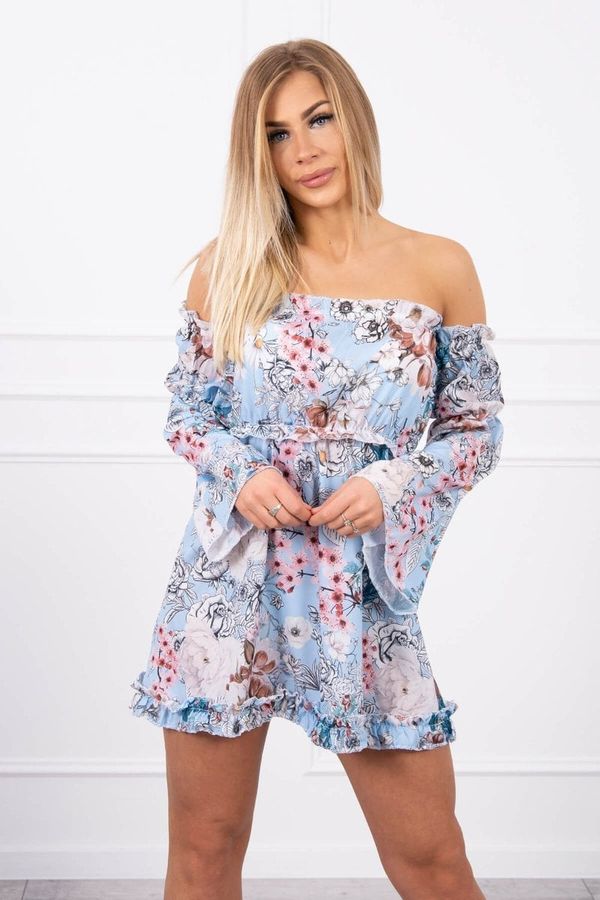 Kesi Floral dress on the shoulders of cyan color