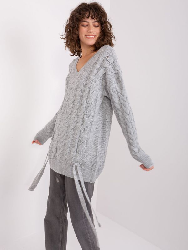 Fashionhunters Grey women's sweater with cables