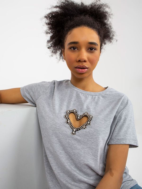 Fashionhunters Grey women's T-shirt with appliqués and neckline