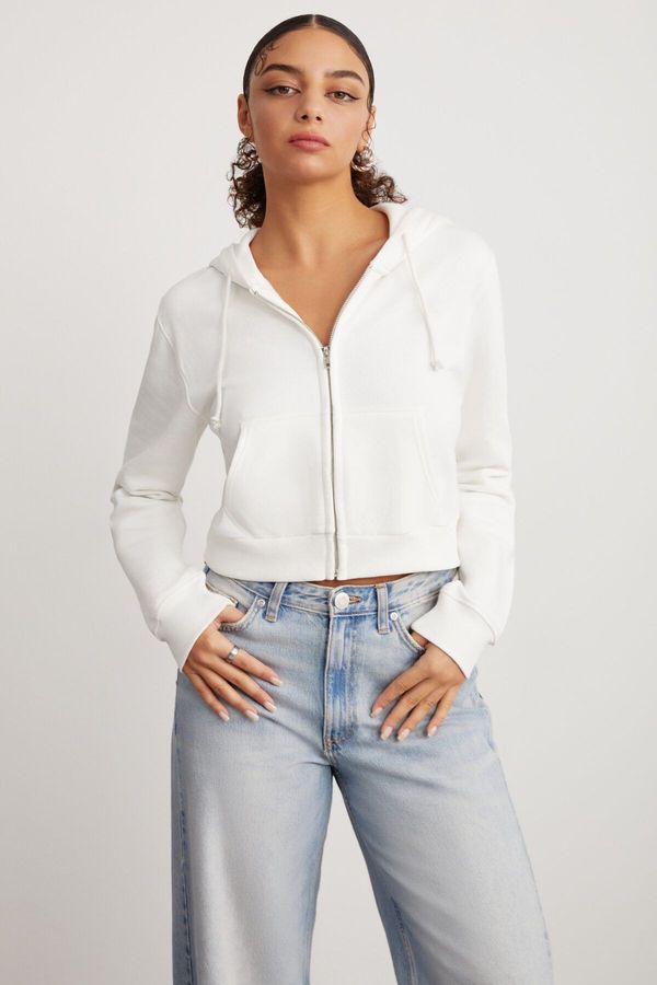 GRIMELANGE GRIMELANGE Delia Women's Crop 3 Thread Raster Knitted Relaxed Fit Zippered Hooded White Sweatshirt