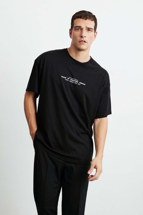 GRIMELANGE GRIMELANGE Frank Men's Oversize Fit 100% Cotton Thick Textured Printed Black T-shirt