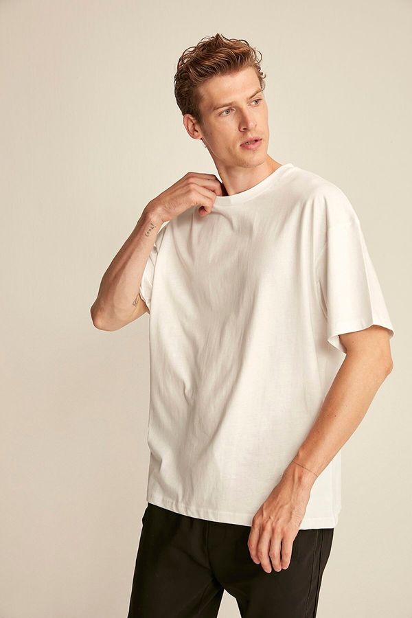 GRIMELANGE GRIMELANGE Jett Men's Oversize Fit 100% Cotton Thick Textured White T-shirt