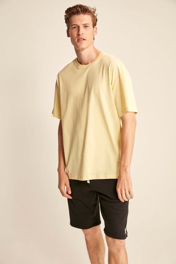 GRIMELANGE GRIMELANGE Jett Men's Oversize Fit 100% Organic Cotton Thick Textured Crew Neck Yellow T-shirt
