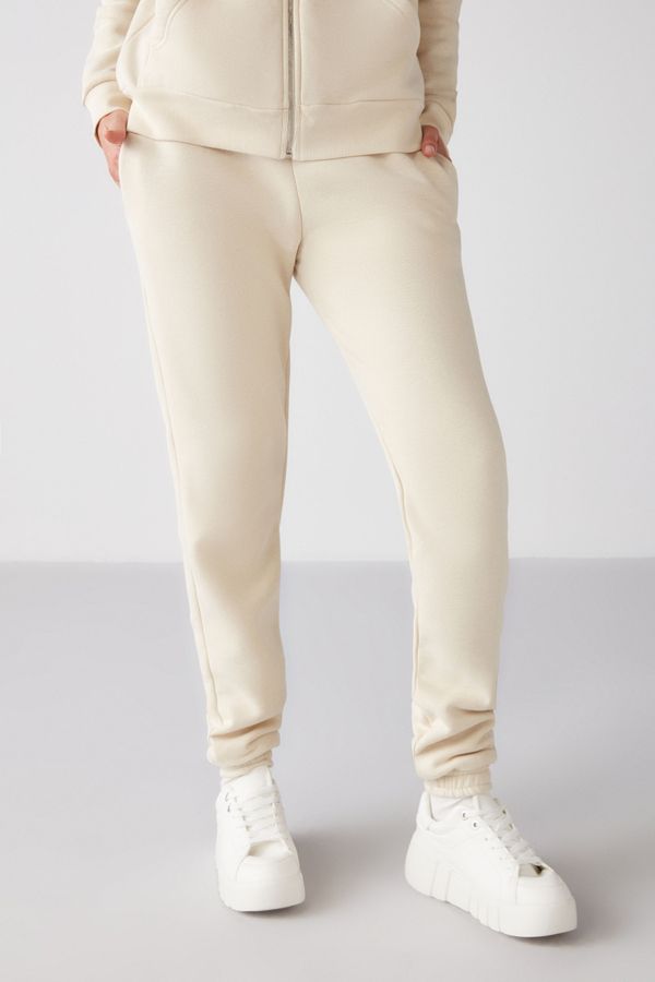 GRIMELANGE GRIMELANGE Maritza Women's Regular Fit Elastic Waist and Cuff Fleece Inner Vanilla Sweatpant