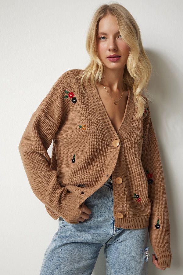Happiness İstanbul Happiness İstanbul Women's Biscuit Flower Embroidered Buttoned Knitwear Cardigan