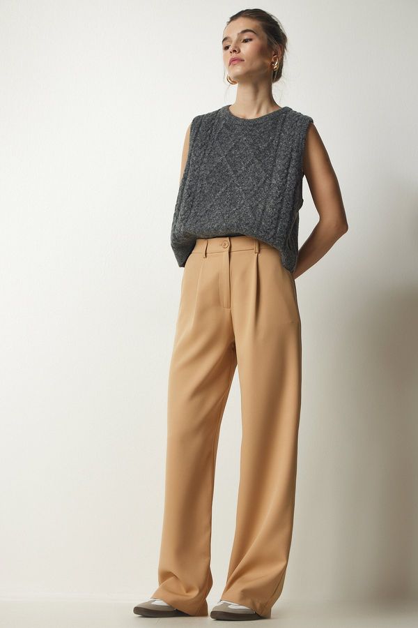 Happiness İstanbul Happiness İstanbul Women's Biscuit Pleated Woven Trousers