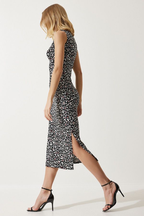 Happiness İstanbul Happiness İstanbul Women's Black and White Cut Out Detailed Patterned Knitted Dress