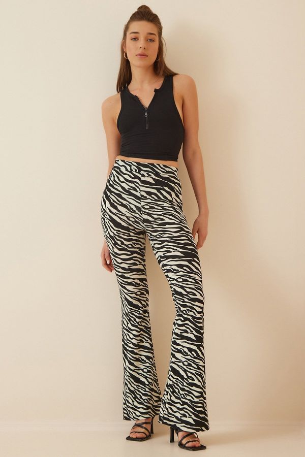 Happiness İstanbul Happiness İstanbul Women's Black and White Patterned Bell Leg Knitted Pants