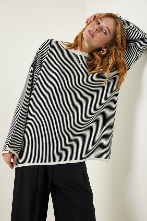 Happiness İstanbul Happiness İstanbul Women's Black and White Striped Oversize Knitwear Sweater