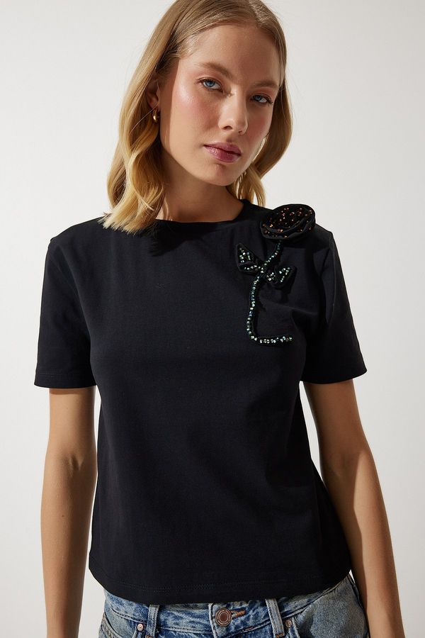 Happiness İstanbul Happiness İstanbul Women's Black Beaded Flower Detailed Knitted T-Shirt