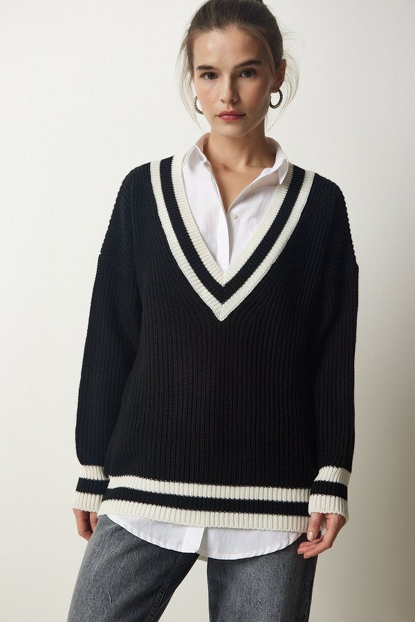 Happiness İstanbul Happiness İstanbul Women's Black V-Neck Stripe Detailed Oversize Knitwear Sweater
