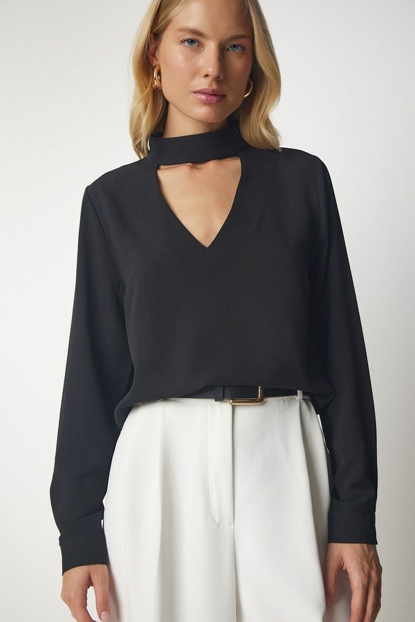 Happiness İstanbul Happiness İstanbul Women's Black Window Detailed Decollete Crepe Blouse