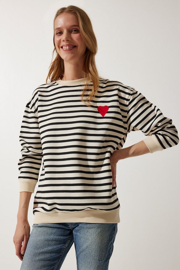 Happiness İstanbul Happiness İstanbul Women's Cream Heart Detailed Striped Seasonal Sweatshirt