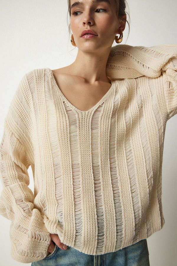 Happiness İstanbul Happiness İstanbul Women's Cream Ripped Detailed Oversize Knitwear Sweater