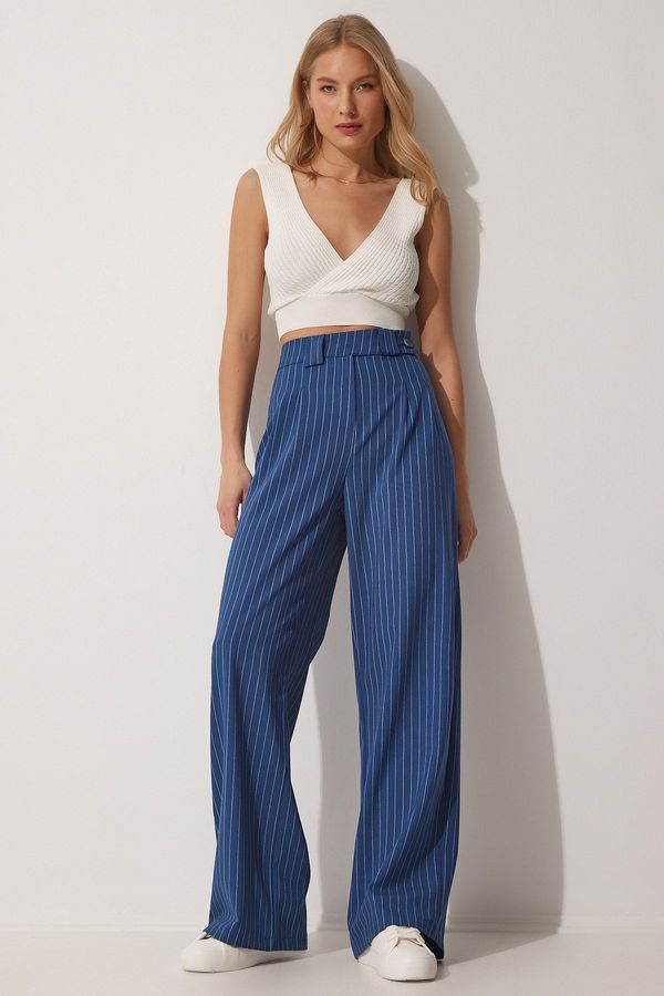 Happiness İstanbul Happiness İstanbul Women's Dark Blue Pleated Wide Leg Trousers