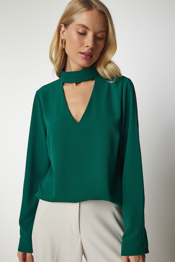 Happiness İstanbul Happiness İstanbul Women's Emerald Green Window Detailed Decollete Crepe Blouse