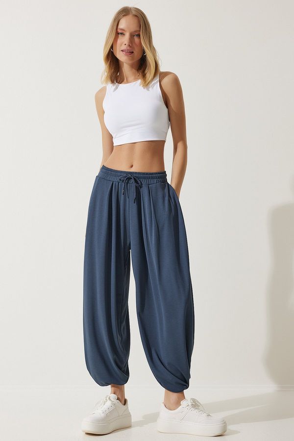 Happiness İstanbul Happiness İstanbul Women's Indigo Blue Pleated Comfortable Modal Baggy Trousers
