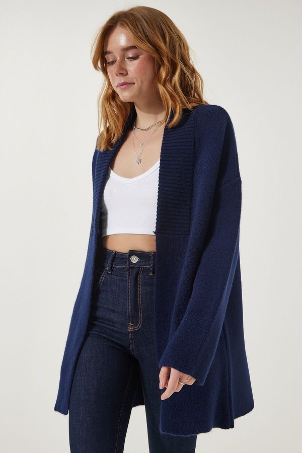 Happiness İstanbul Happiness İstanbul Women's Navy Blue Pocket Thick Textured Knitwear Cardigan