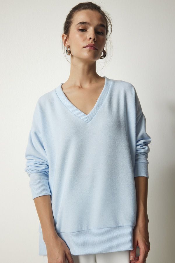 Happiness İstanbul Happiness İstanbul Women's Sky Blue V-Neck Fluffy Knitted Sweater