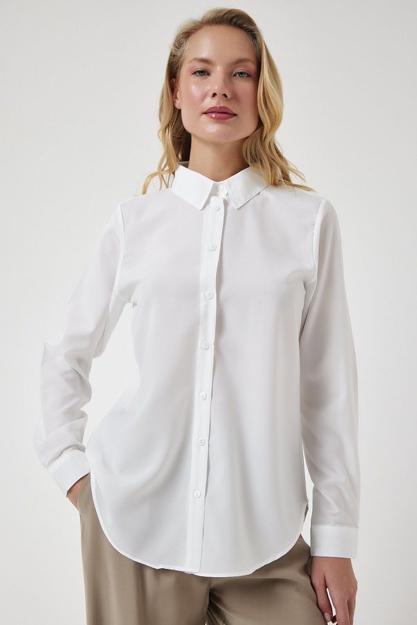Happiness İstanbul Happiness İstanbul Women's White Soft Textured Basic Shirt