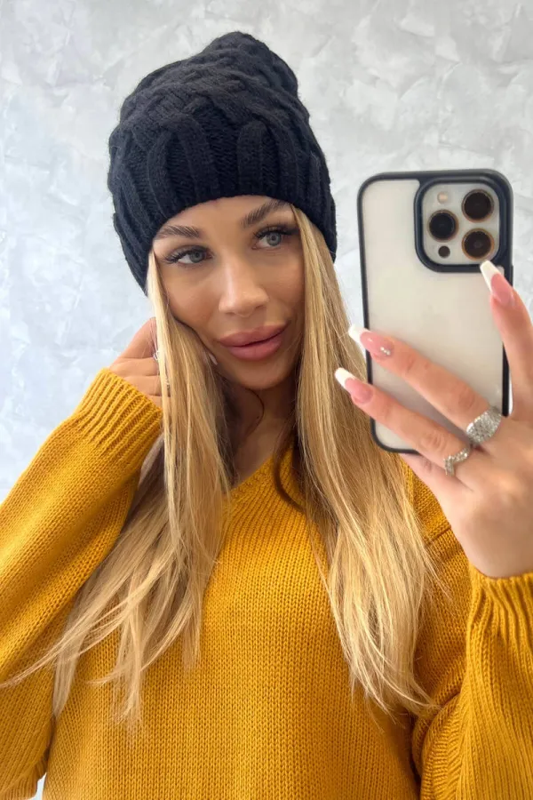 Kesi Kesi Cap with fleece Agnieszka K239 black