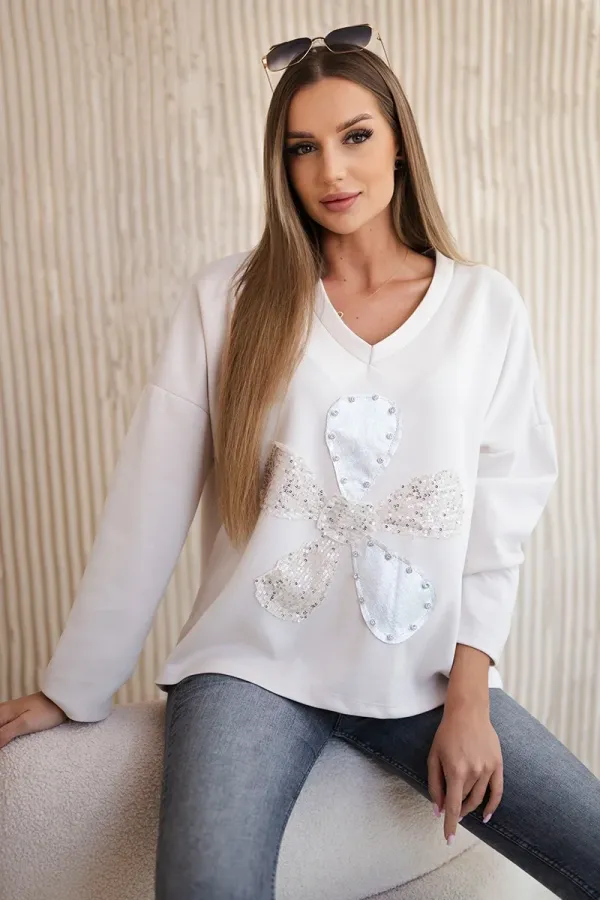 Kesi Włoski Kesi Włoski Butter fabric sweatshirt with a decorative flower beige