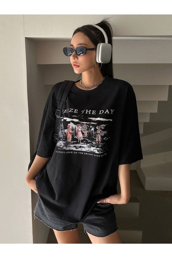 Know Know Women's Black Seize The Day Oversized T-shirt with Print