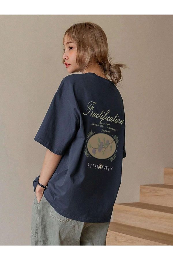 Know Know Women's Navy Blue Fructification Oversized T-shirt.