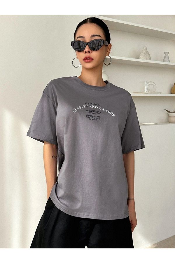 Know Know Women's Smoked Clarity And Candor Printed Oversized T-shirt.