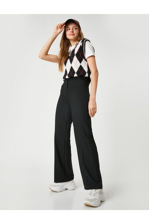 Koton Koton Basic Fabric Trousers, Straight Legs, Zipper Closure with Buttons.