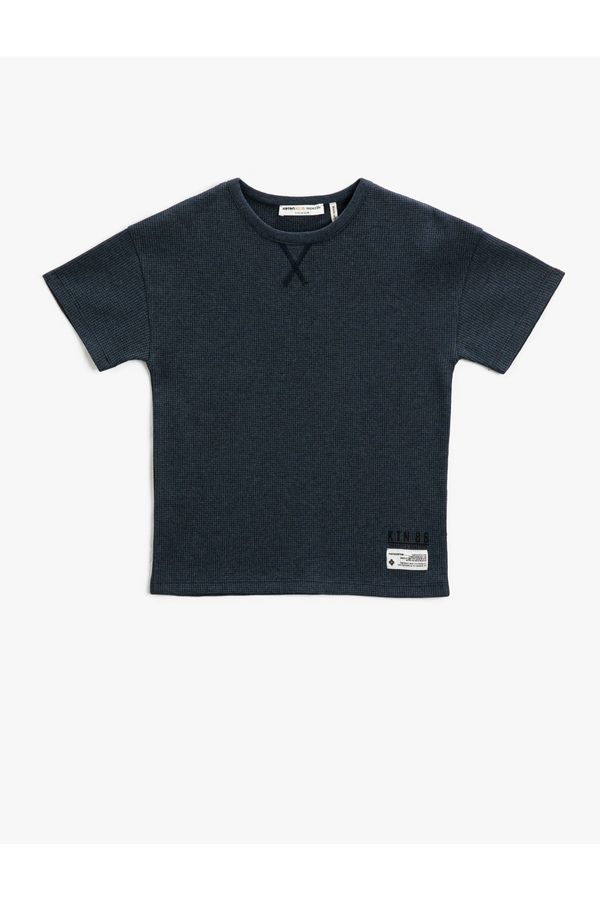 Koton Koton Basic Short Sleeve T-Shirt Textured with Label Detail