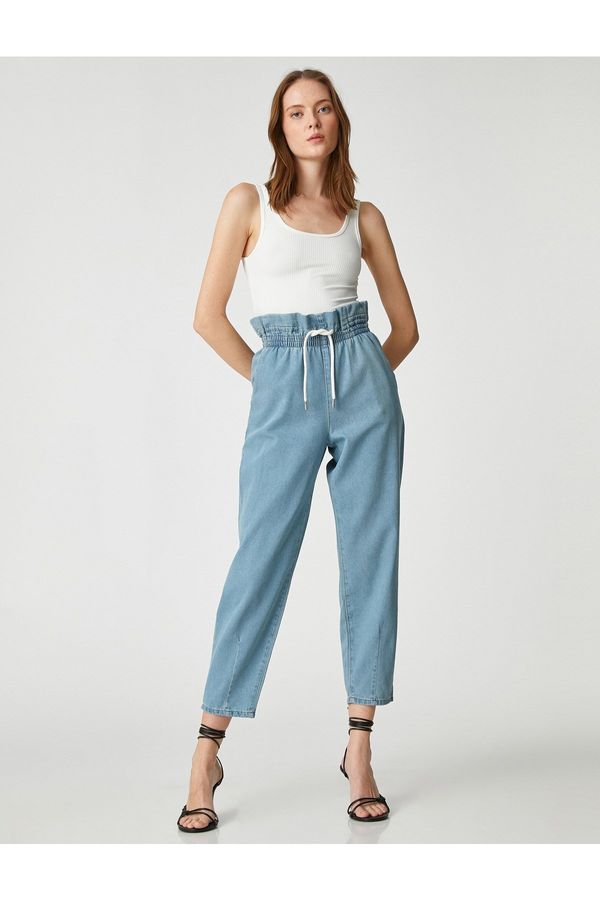 Koton Koton Jeans with an elastic waistband have a relaxed fit - Baggy Jeans.