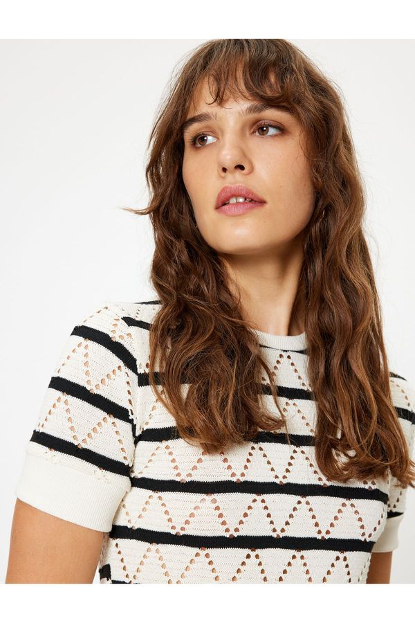 Koton Koton Openwork Crochet Crop T-Shirt Short Sleeve Crew Neck