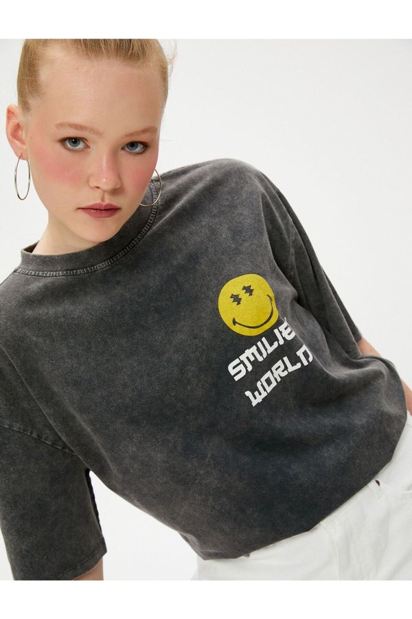 Koton Koton Short Sleeve T-Shirt with a Printed Back Smileyworld ® Licensed