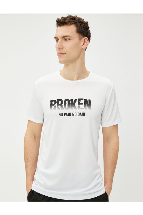 Koton Koton Sports T-Shirt with a slogan printed, short sleeves and a crew neck.