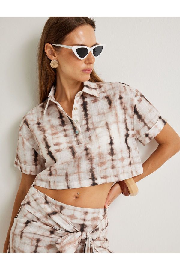 Koton Koton X Şahika Ercümen - Crop Polo Neck T-Shirt Short Sleeve Batik Pattern