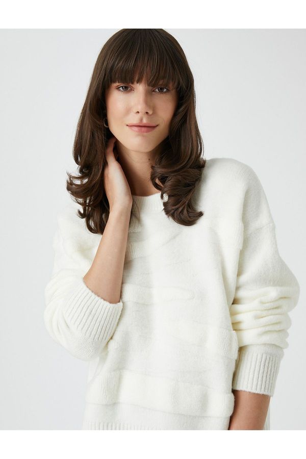 Koton Koton X Şahika Ercümen - Soft Textured Crew Neck Oversize Knitwear Sweater