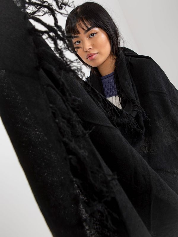 Fashionhunters Lady's black smooth scarf with fringe