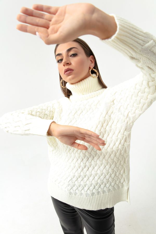 Lafaba Lafaba Women's White Turtleneck Knitted Detailed Knitwear Sweater