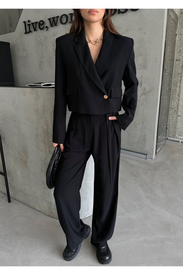 Laluvia Laluvia Black Double Breasted Crop Jacket Palazzo Pants Suit