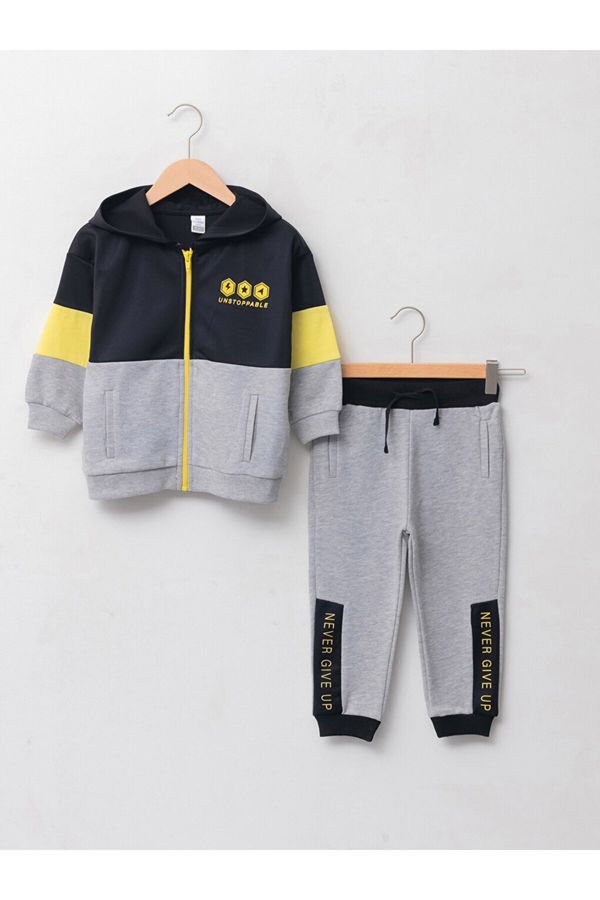 LC Waikiki LC Waikiki 2-Piece Hooded Long Sleeve Printed Baby Boy Zippered Sweatshirt and Jogger Pants