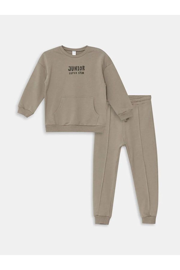 LC Waikiki LC Waikiki LCW baby Beige Crew Neck Long Sleeve Printed Baby Boy Sweatshirt and Tracksuit Bottom 2-Piece Set