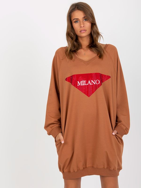 Fashionhunters Light brown oversize long sweatshirt with app and inscription