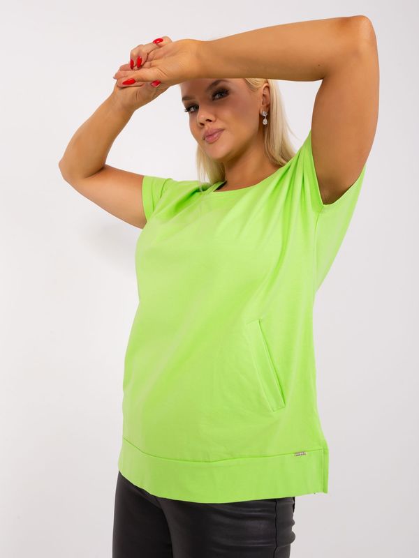 Fashionhunters Light green plus size blouse with pockets