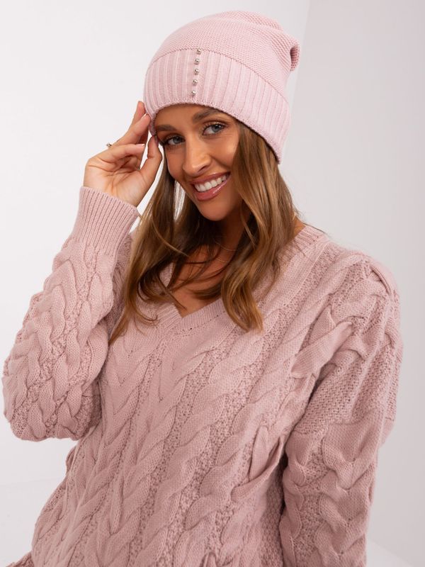 Fashionhunters Light pink winter hat with RUE PARIS appliqué