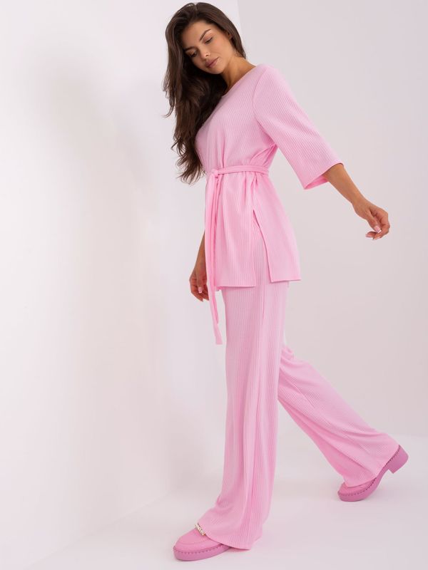 Fashionhunters Light pink women's casual trouser set