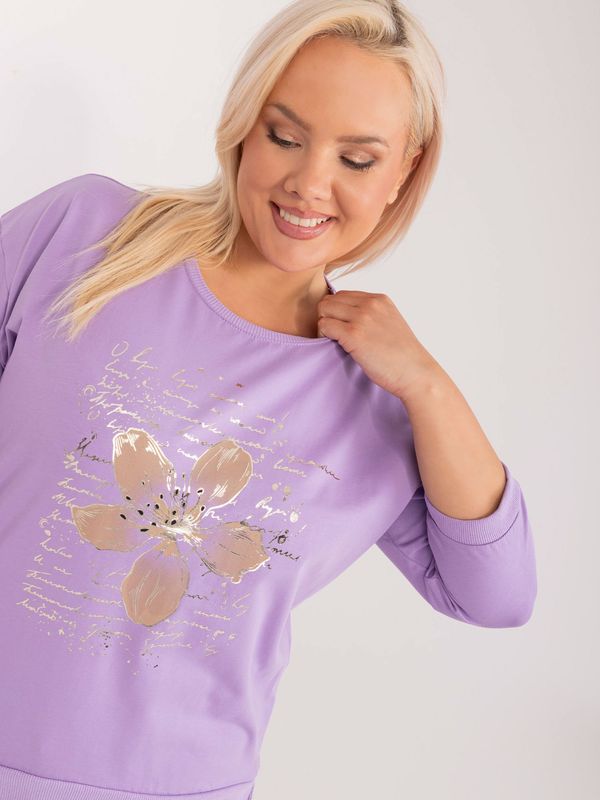 Fashionhunters Light purple plus size blouse with print