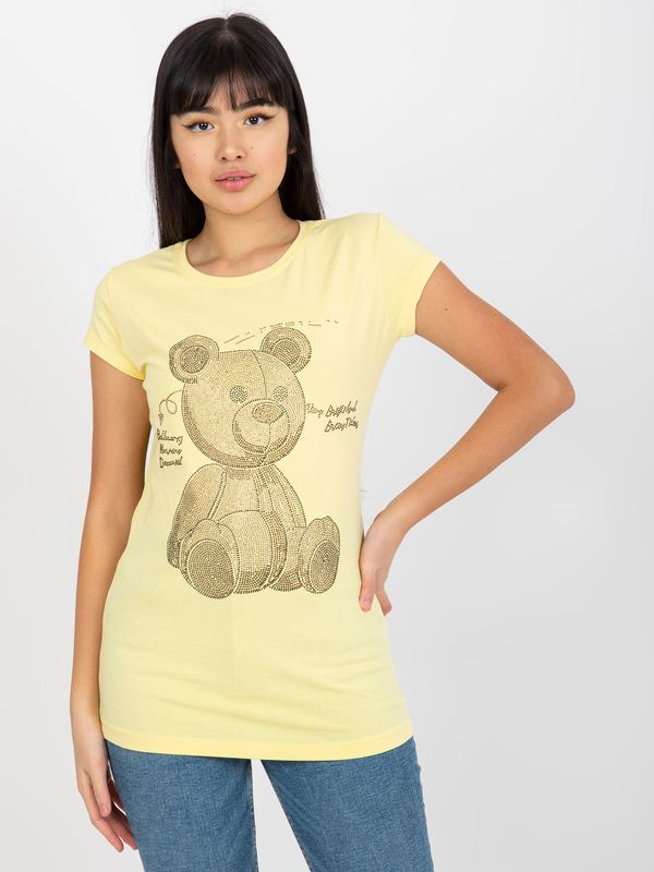 Fashionhunters Light yellow fitted T-shirt with teddy bear application