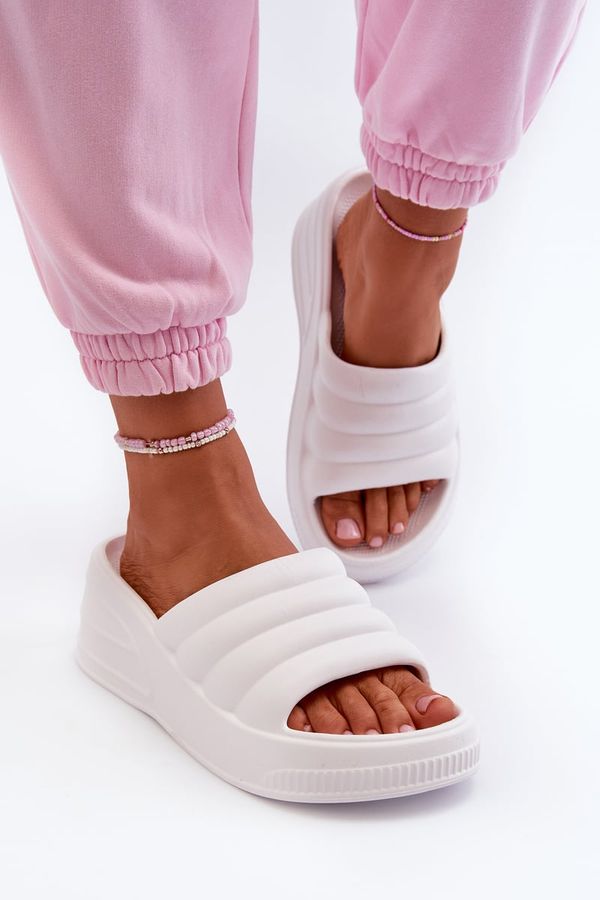 Kesi Lightweight women's foam wedge and platform slippers white Tendrea