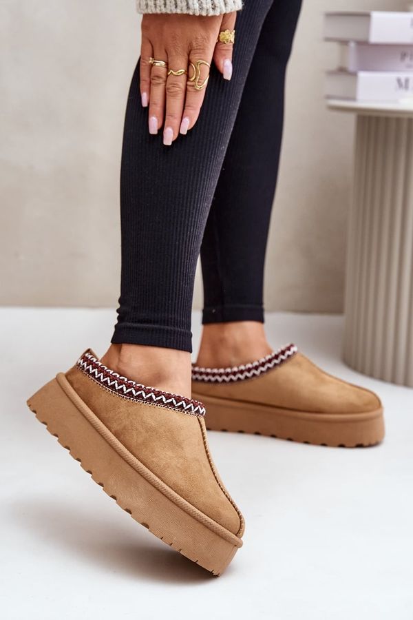 Kesi Low women's snow boots with embroidery on the Camel Narirya platform